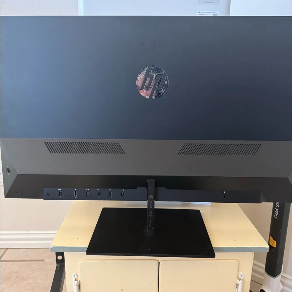 HP Black Monitor